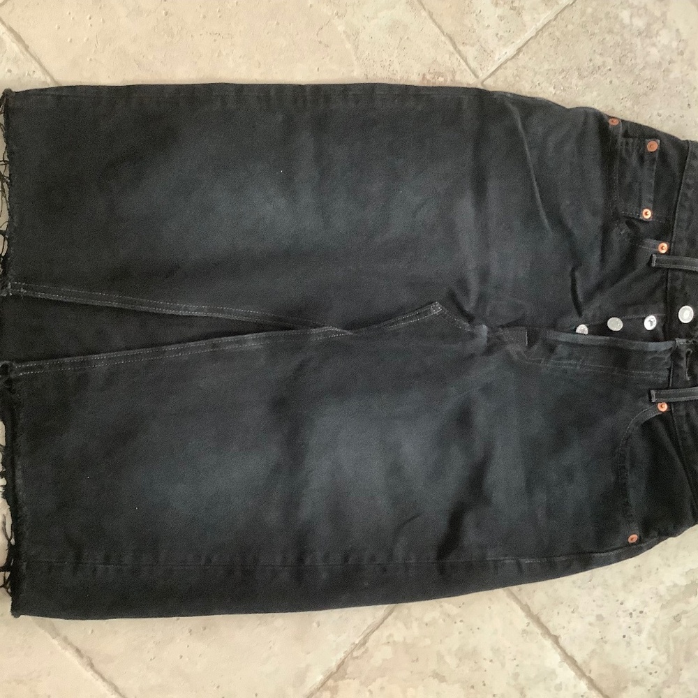 Levis Black-wash Denim skirt